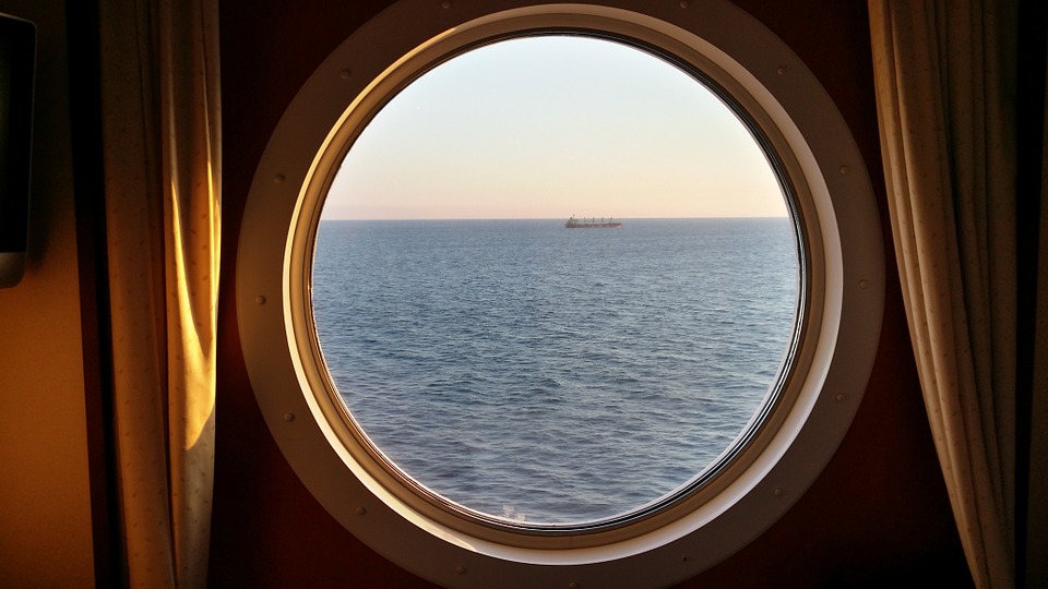 Cruise_cabin_window